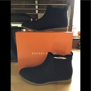 Rocket Dog Chelsea Boots NWT